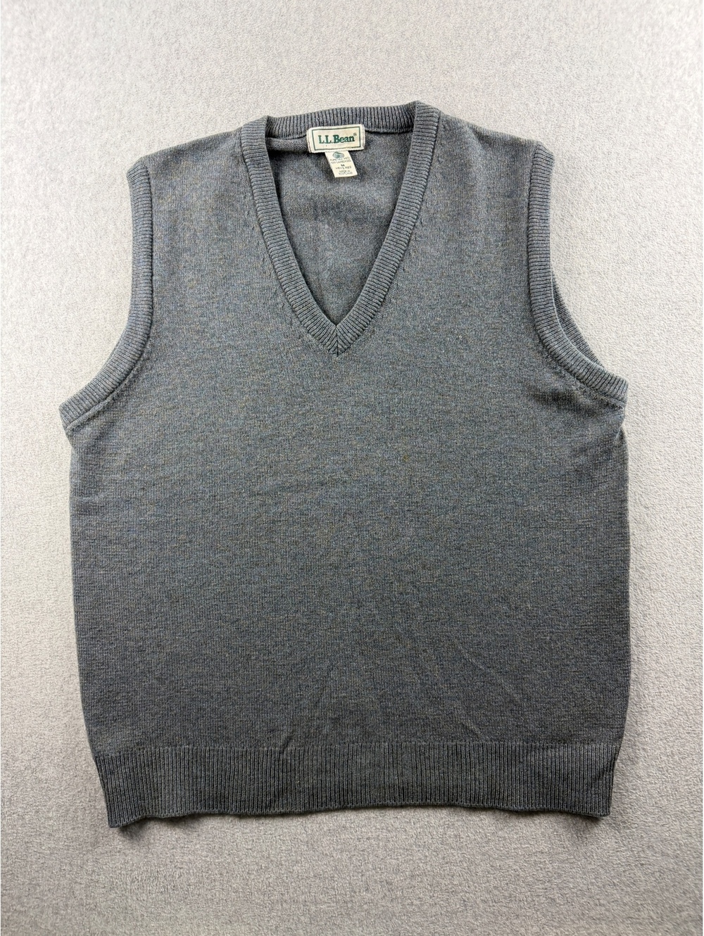 Vintage LL Bean Lambswool Sweater Vest Mens M Gray Made Scotland V Neck